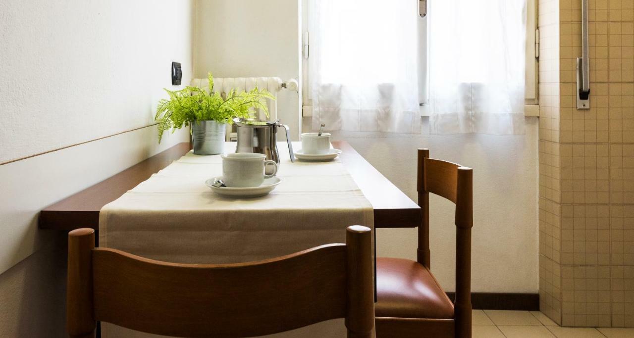 Joivy Welcoming 1Br Apt Next To Villa Olmo Como Exterior foto
